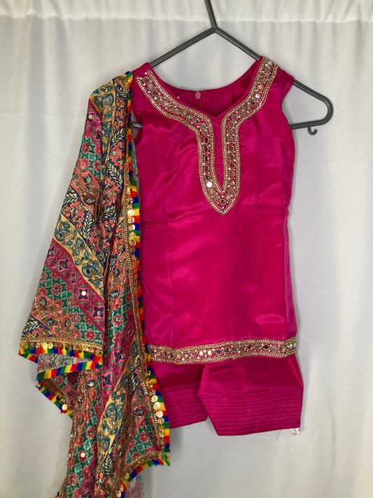 Rangrez in hot pink kbc018c4