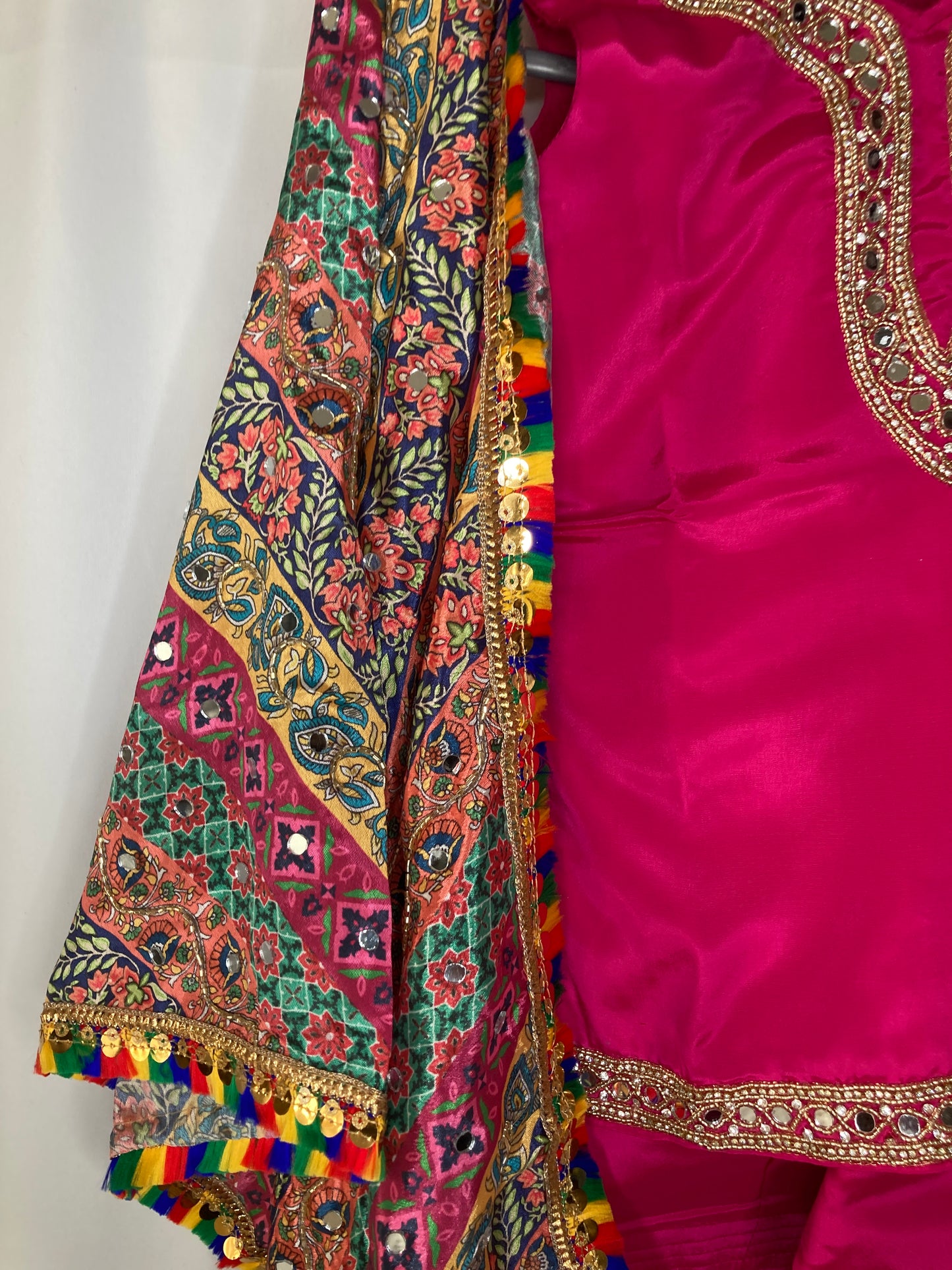 Rangrez in hot pink kbc018c4