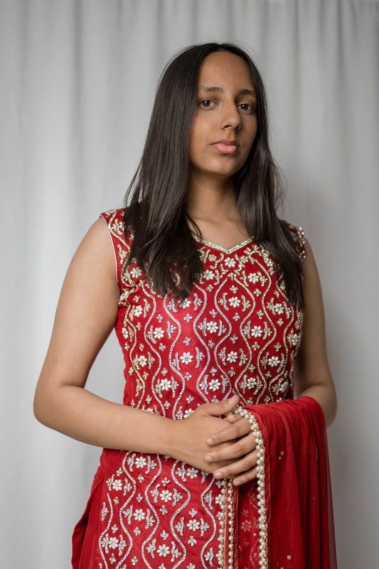 Elara stone in maroon ME014C1