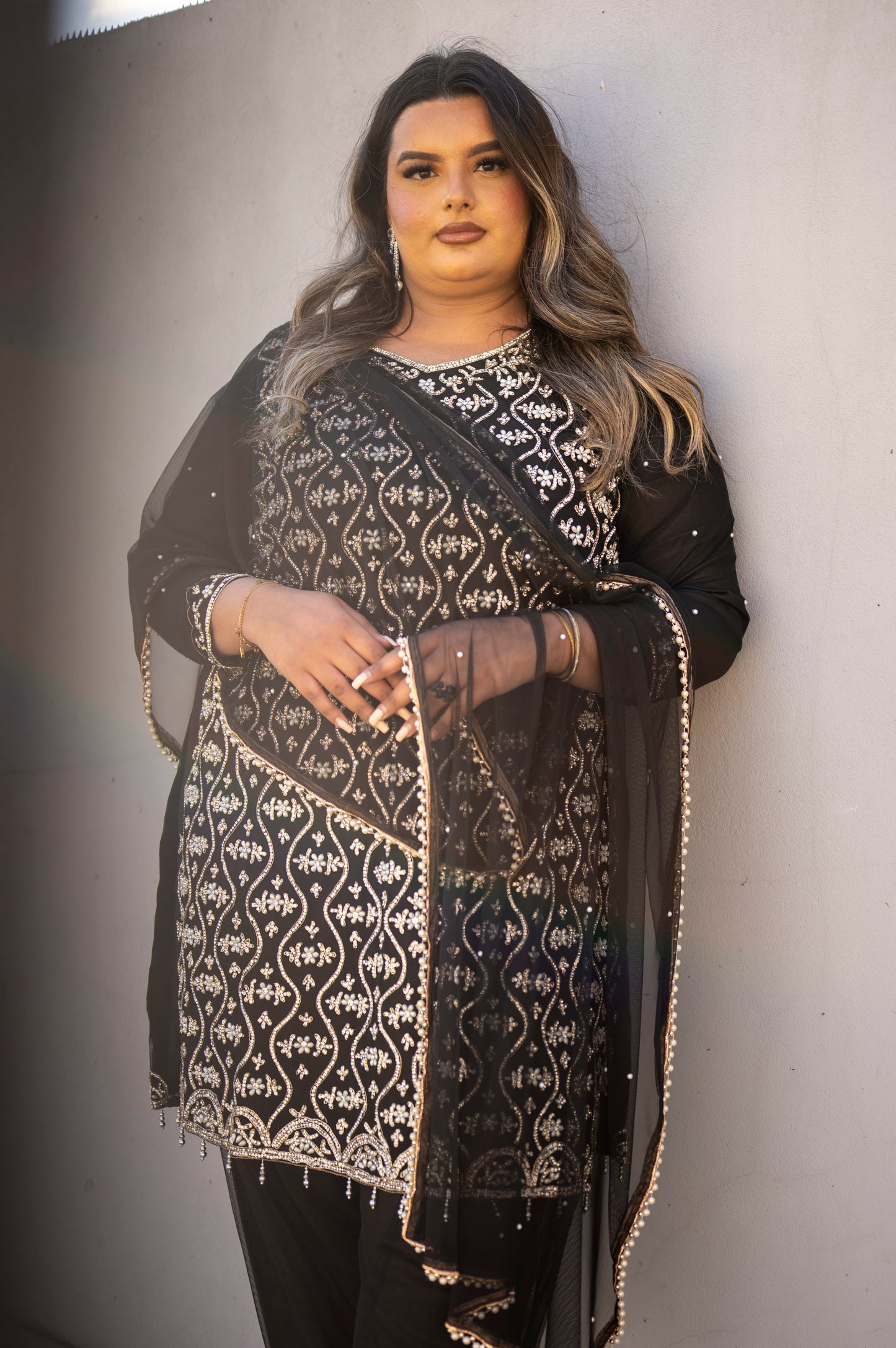 Elara stone in black plus size me014c0
