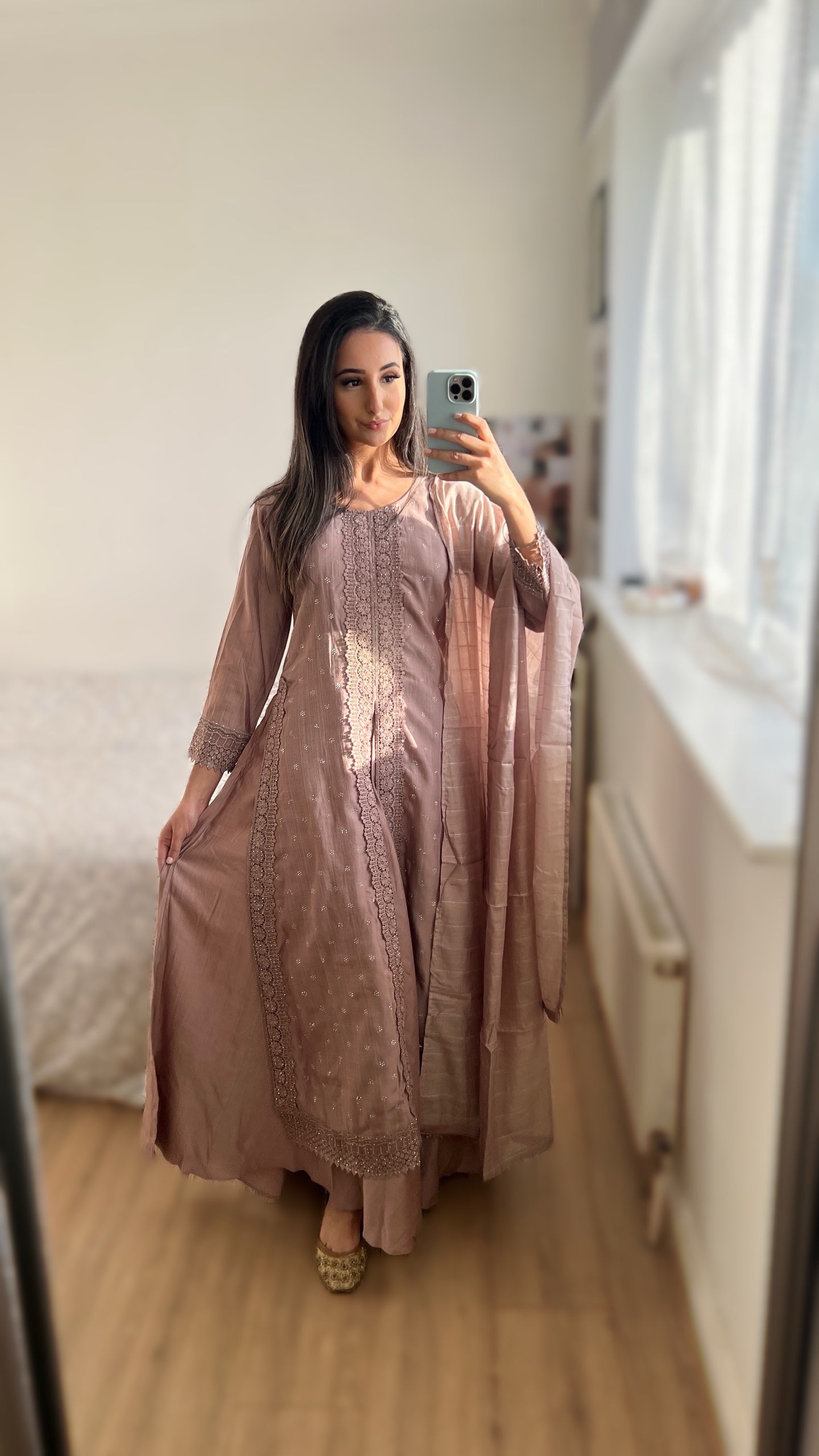 Noor-e-lace in soft mauve DN000C2