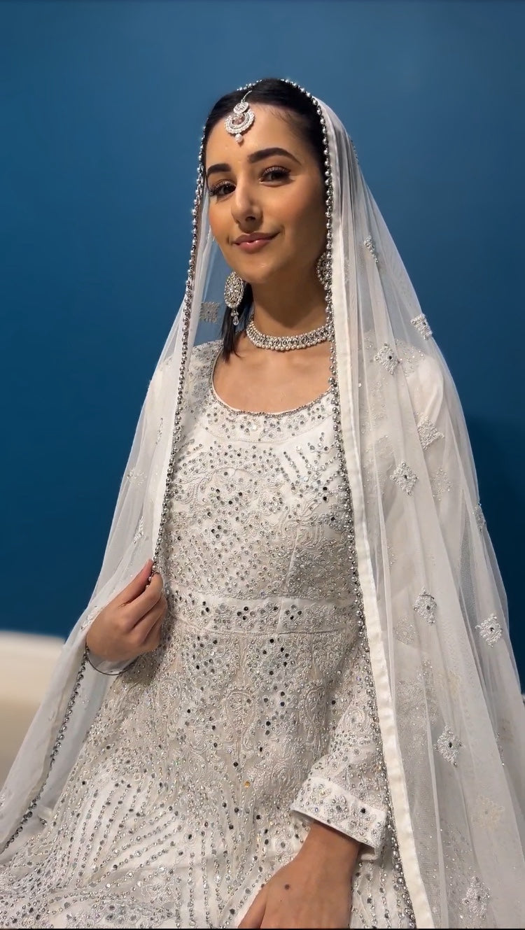 AYNA MAHAL IN WHITE MO003C4