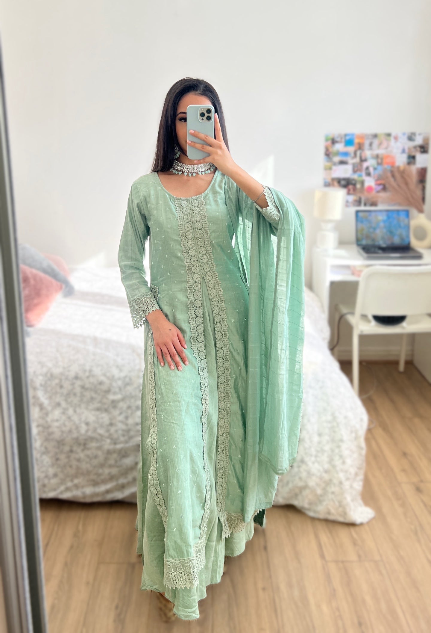 Noor-e-lace in mint green DN000C4