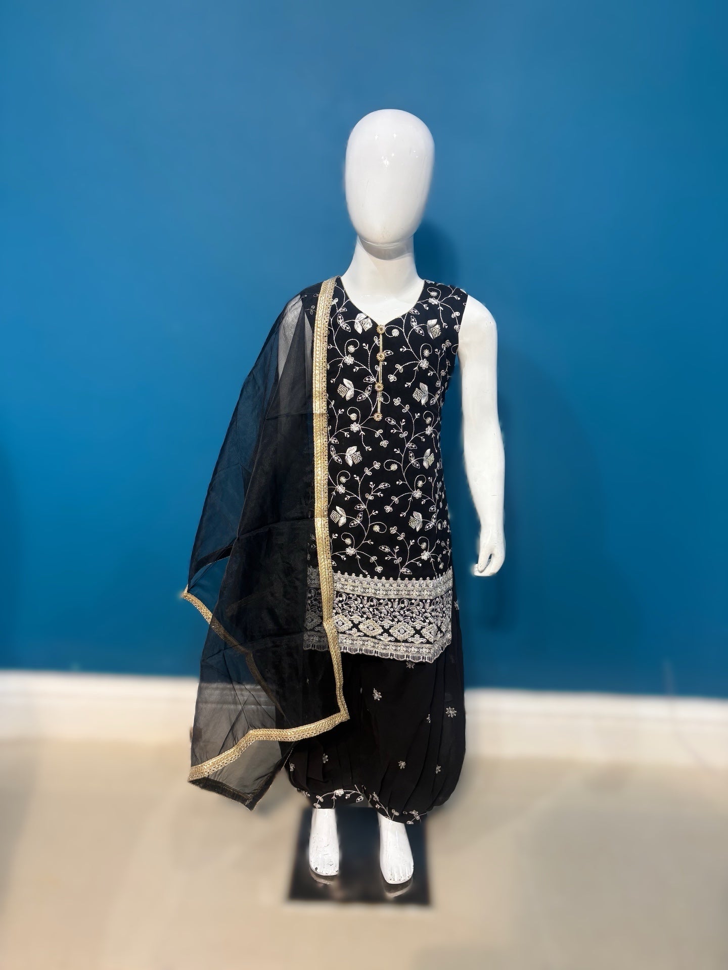Pehnava in black 4-9 YRS BC011C2