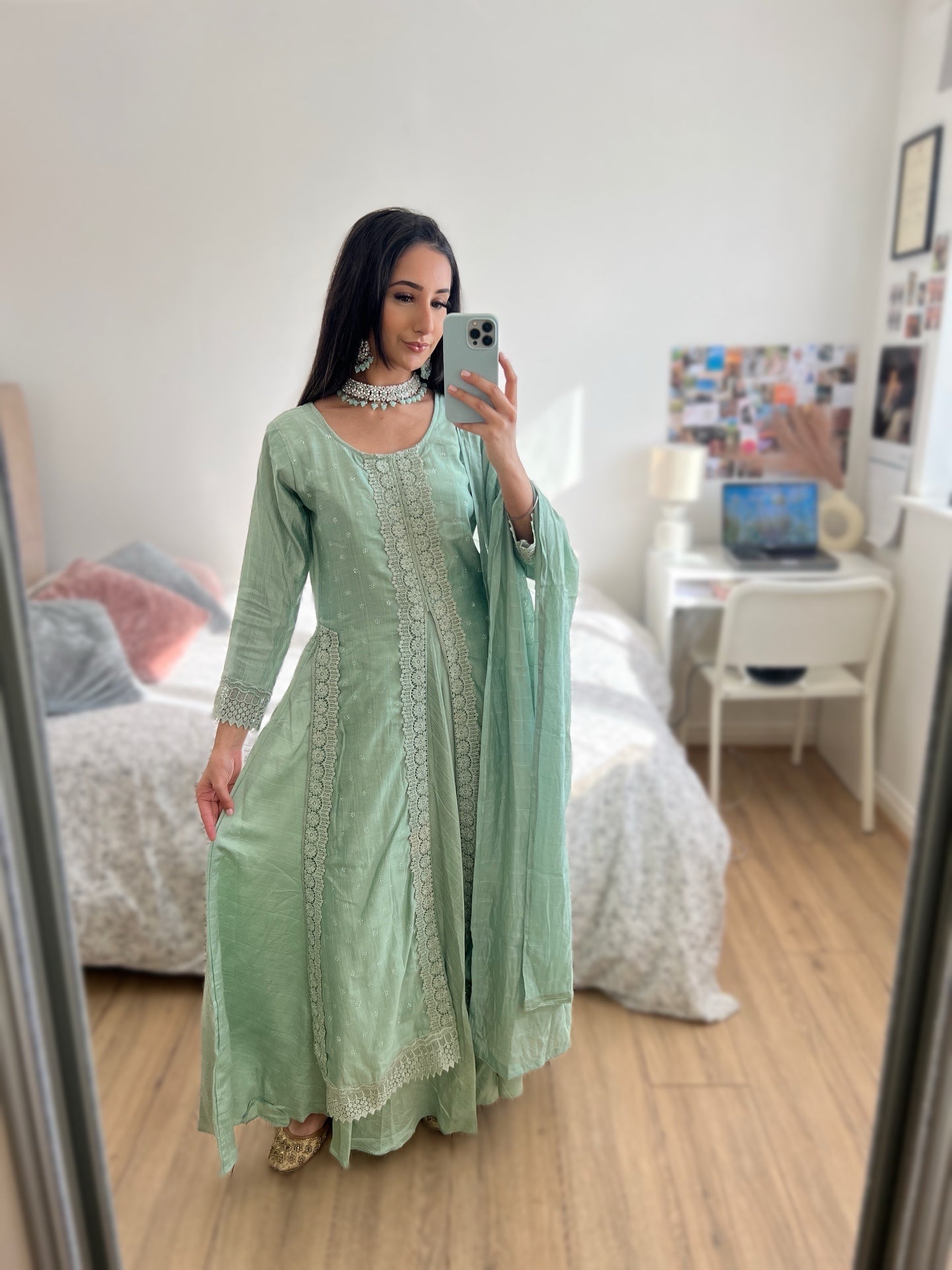 Noor-e-lace in mint green DN000C4