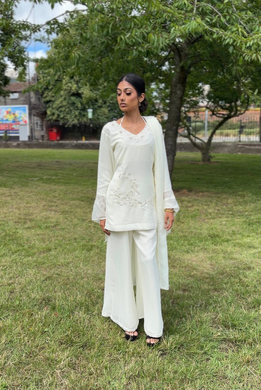 90s kurti set in off white partywear drops 05/07