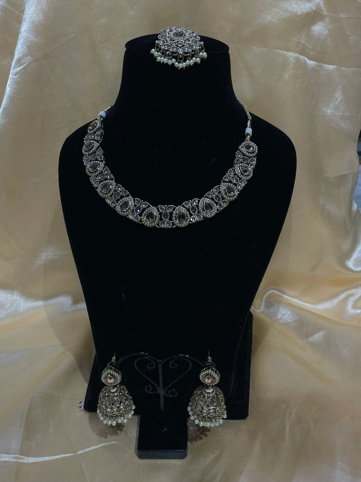 Antique Silver / Oxidized Kundan Bridal Jewelry Set with Pearl