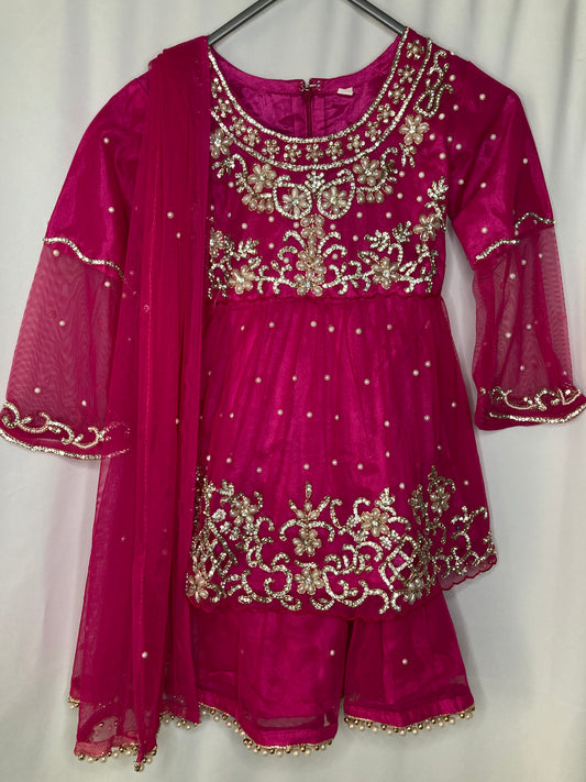 Pehli muskaan garara in hot pink kme019c0