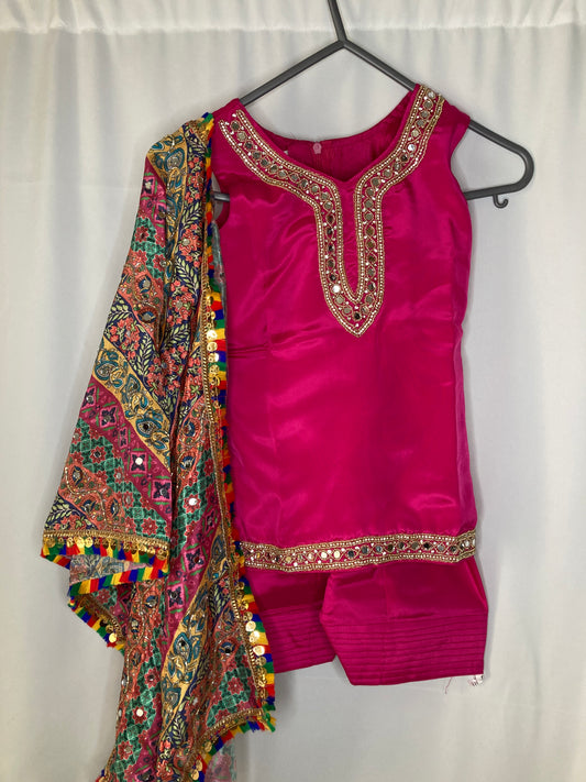 Rangrez in hot pink kbc018c4