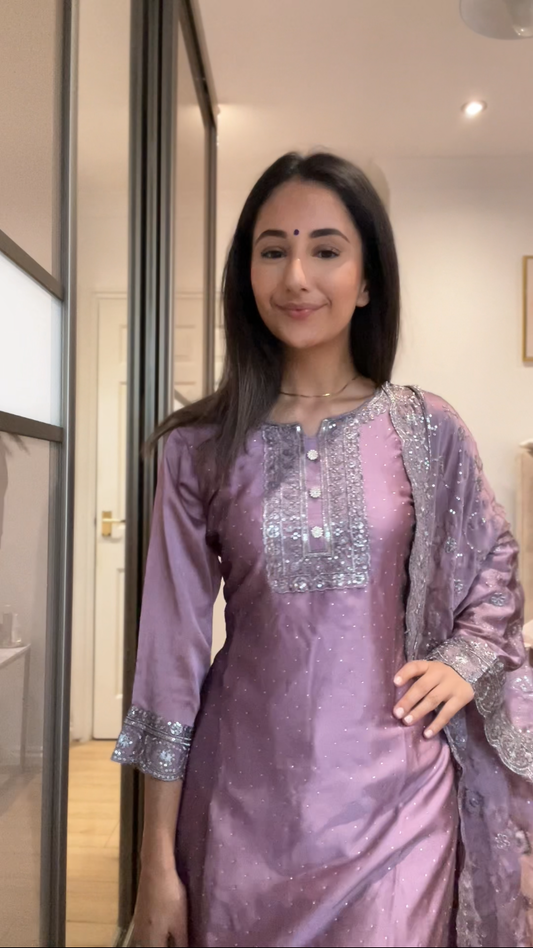 Chamakte raaste in mauve DN013C1