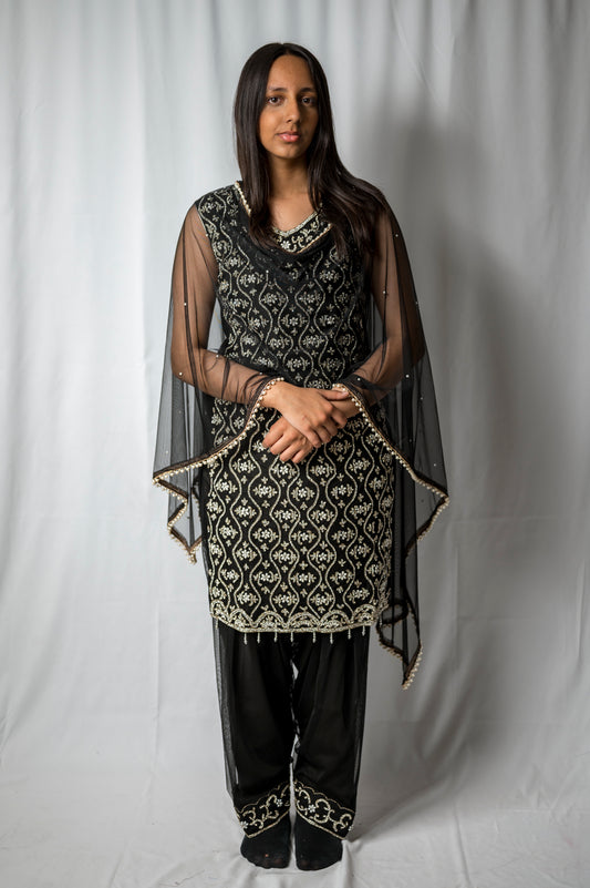Elara stone in black ME014C0