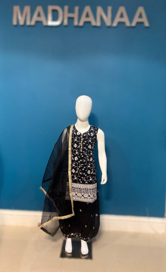 Pehnava in black 4-9 YRS BC011C2