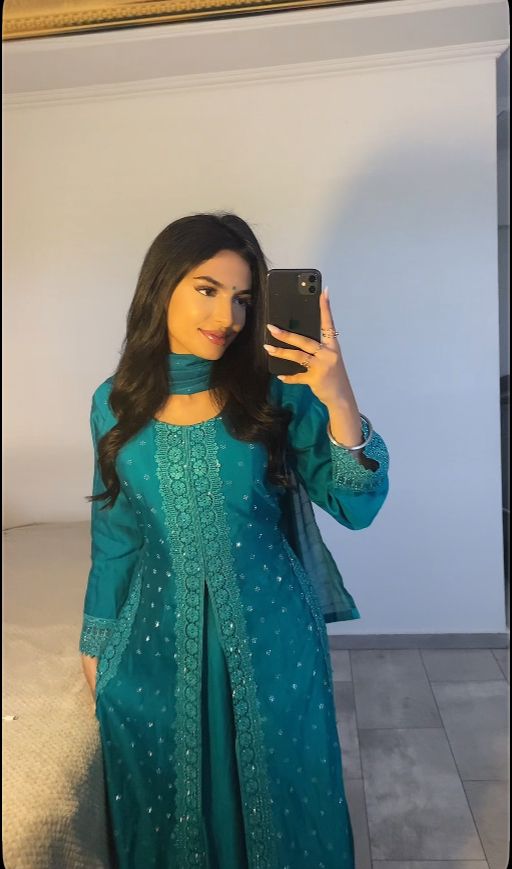 Noor-e-lace in teal DN000C3